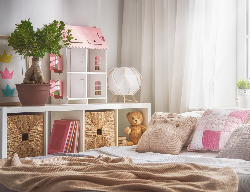 A little girls room with pink decor